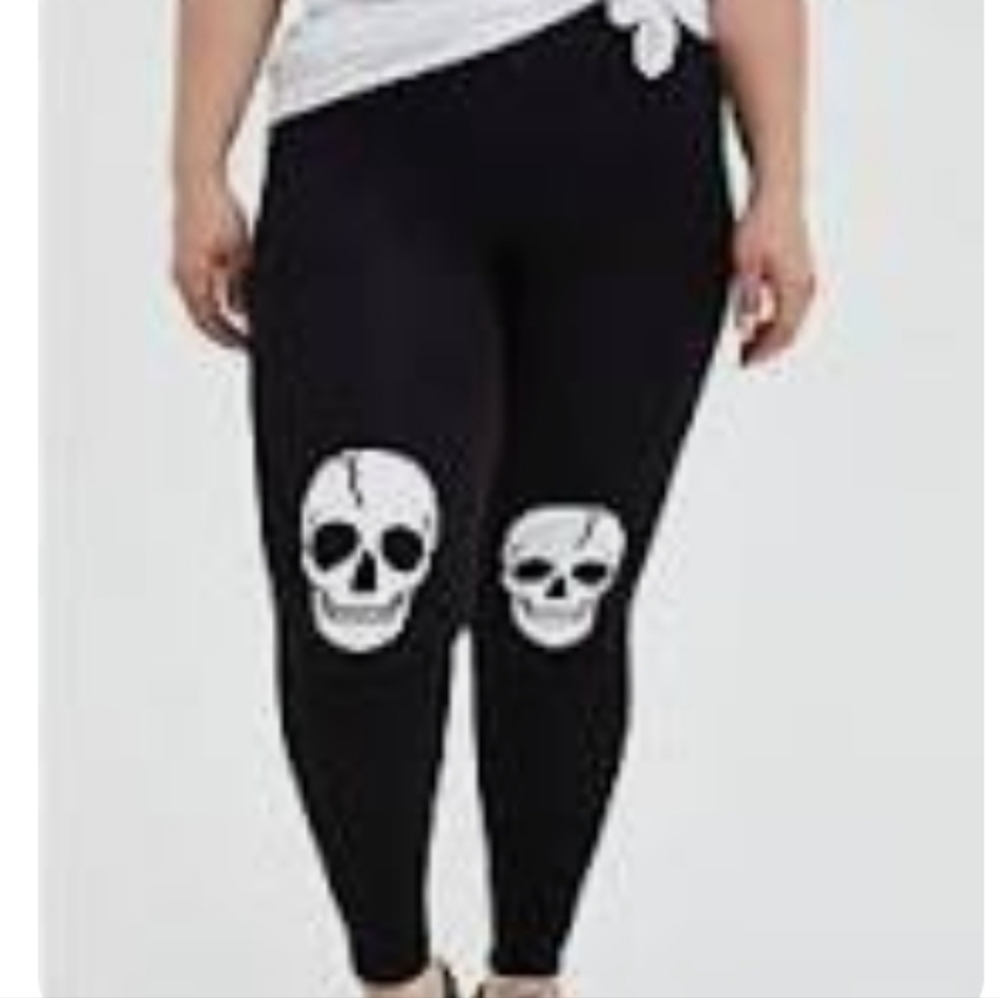 Torrid Skull Knee Comfort Leggings.